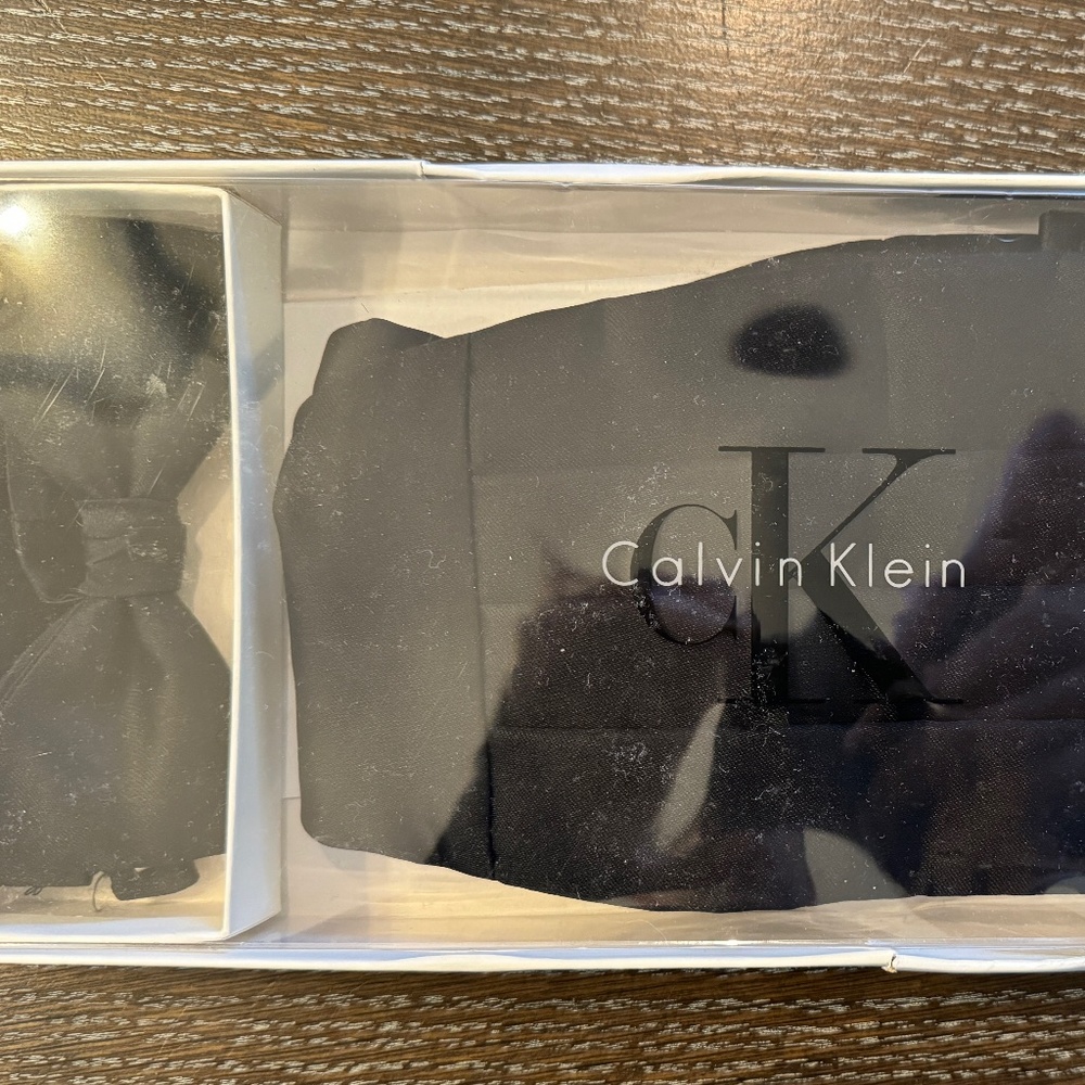 Calvin Klein Cummerbund and Bow Tie Set